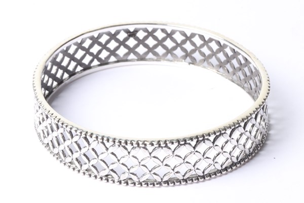 Lot 1042 - BANGLE