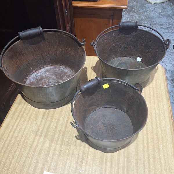 Lot 286 - BUCKETS