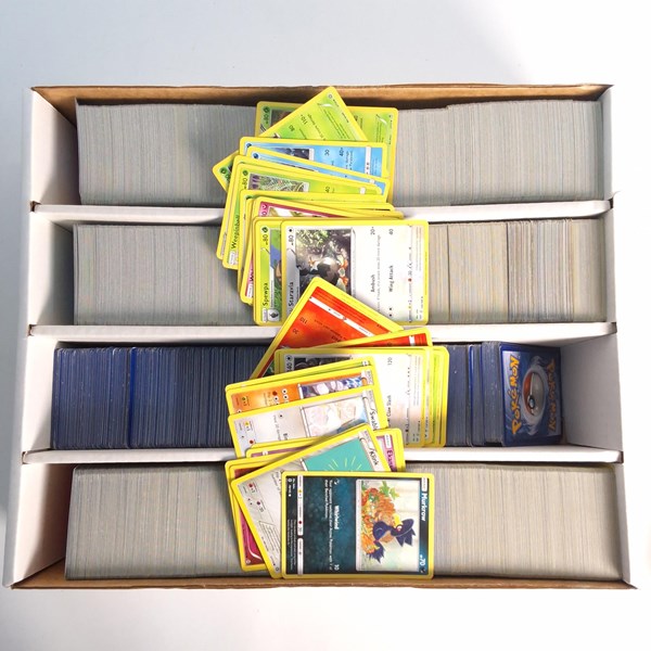 Lot 1203 - POKEMON CARDS