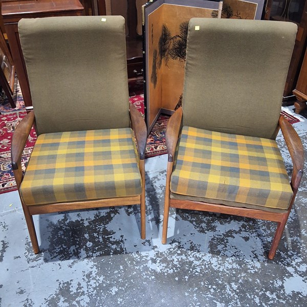 Lot 255 - TELEVISION CHAIRS