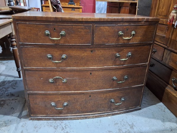 Lot 164 - CHEST OF DRAWERS