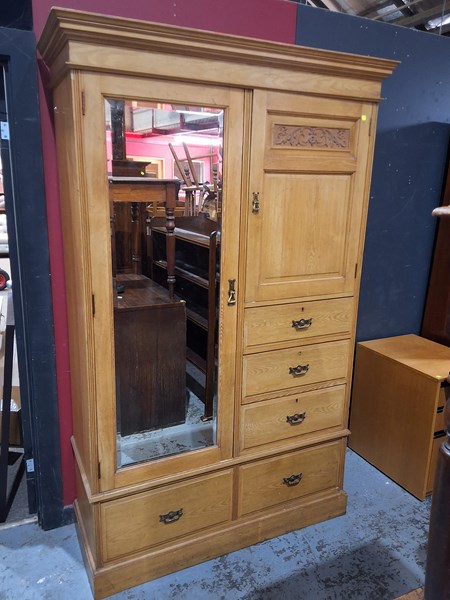 Lot 158 - WARDROBE