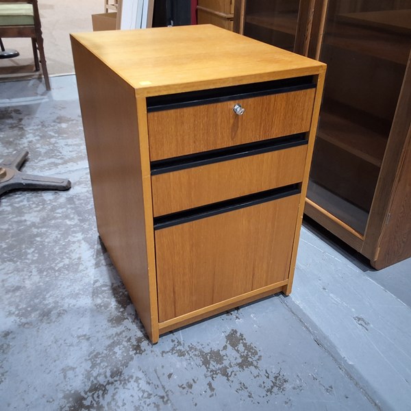 Lot 177 - FILING CABINET