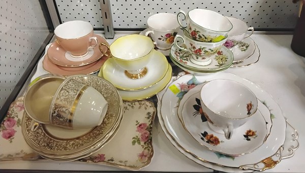 Lot 1602 - TRIOS AND CAKE PLATES