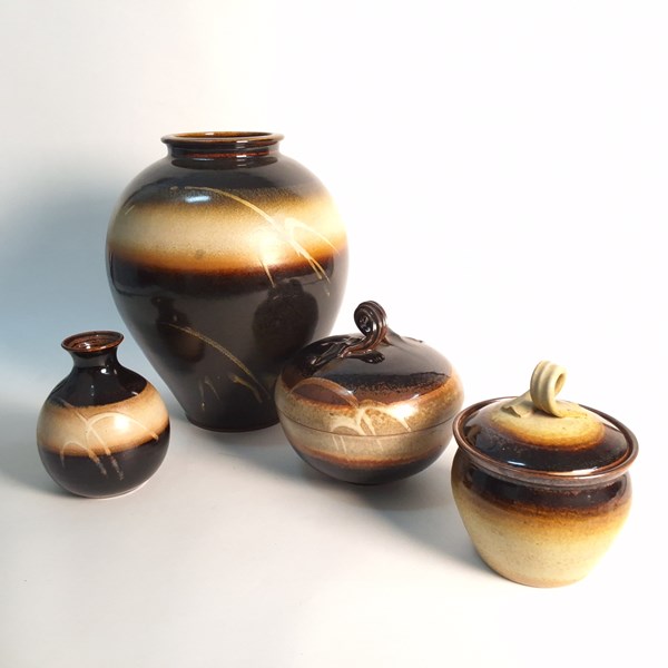 Lot 1166 - STUDIO POTTERY