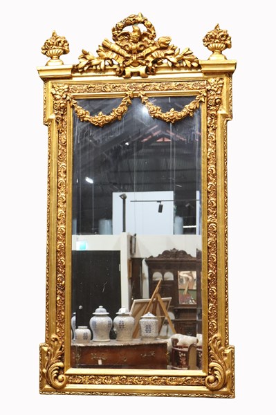 Lot 97 - WALL MIRROR