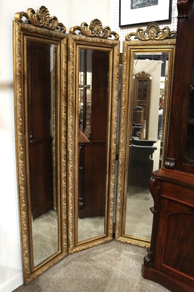 Lot 26 - DRESSING MIRRORS