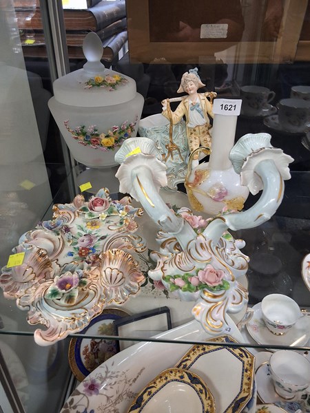 Lot 1342 - DECORATIVE CHINA & GLASS