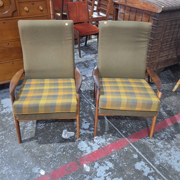 Lot 258 - TELEVISION CHAIRS