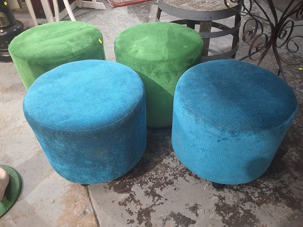 Lot 12 - STOOLS