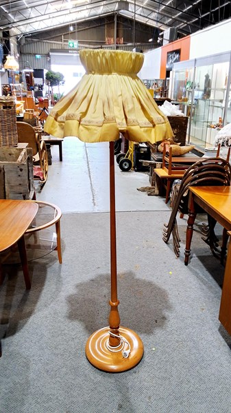 Lot 275 - STANDARD LAMP