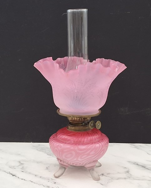 Lot 1729 - KEROSENE LAMP