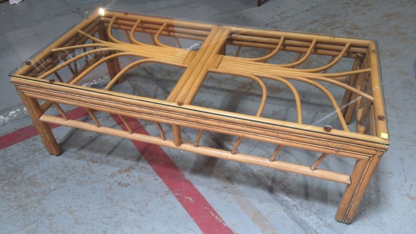 Lot 103 - COFFEE TABLE