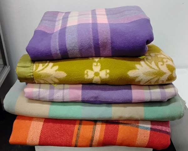 Lot 1299 - BLANKETS