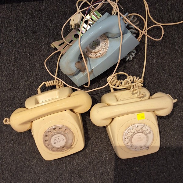 Lot 1166 - TELEPHONES