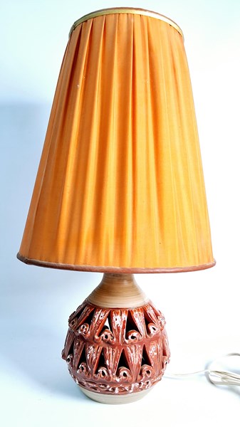 Lot 1625 - TABLE LAMP