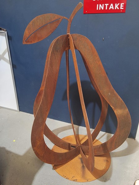 Lot 553 - GARDEN SCULPTURE