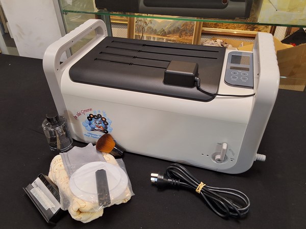 Lot 1249 - ULTRASONIC VINYL RECORD CLEANER