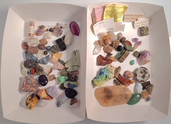 Lot 1202 - ROCKS & MINERALS