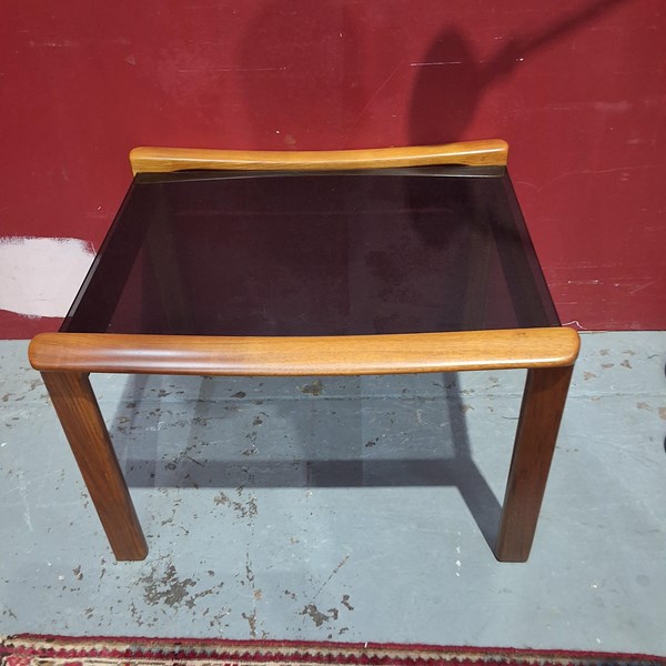 Lot 256 - SIDE TABLE