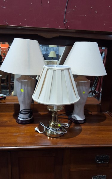 Lot 21 - LAMPS