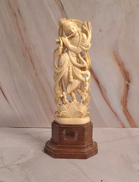Lot 1567 - CARVED FIGURE