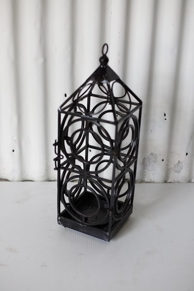 Lot 127 - CANDLE LANTERN