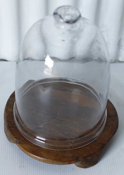 Lot 84 - CLOCHE