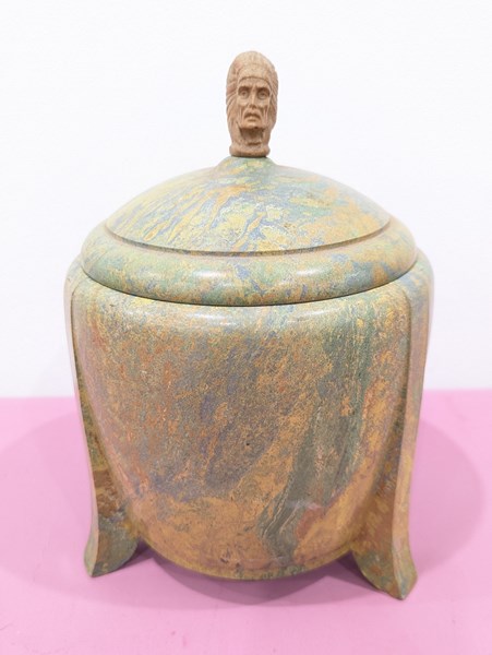 Lot 1571 - LIDDED URN