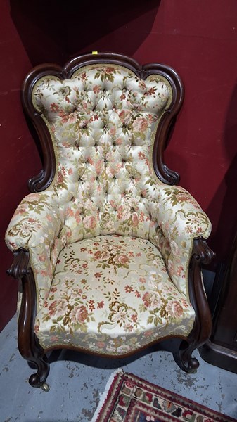 Lot 51 - GRANDFATHER CHAIR