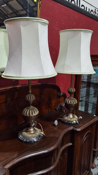 Lot 46 - TABLE LAMPS