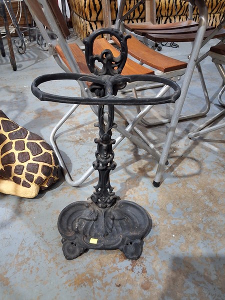 Lot 407 - UMBRELLA STAND