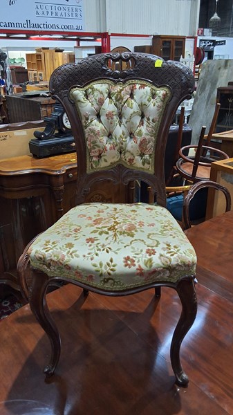 Lot 32 - CHAIR