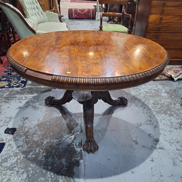 Lot 229 - DINING TABLE