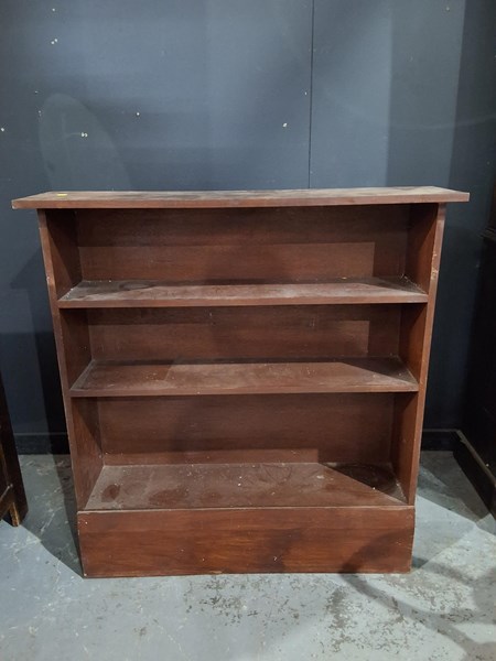 Lot 274 - BOOKSHELF