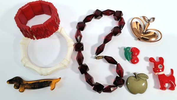 Lot 1598 - JEWELLERY