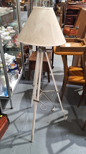 Lot 613 - STANDARD LAMP