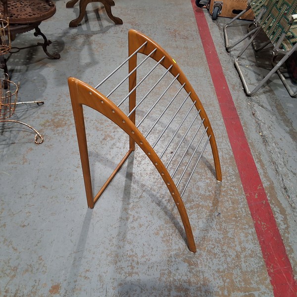 Lot 128 - MAGAZINE RACK