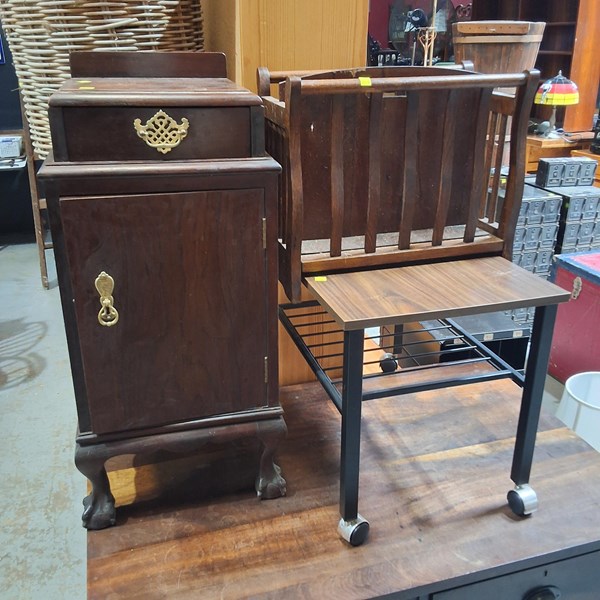 Lot 274 - FURNITURE LOT