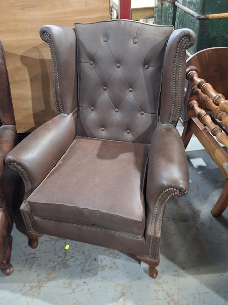 Lot 284 - ARMCHAIR