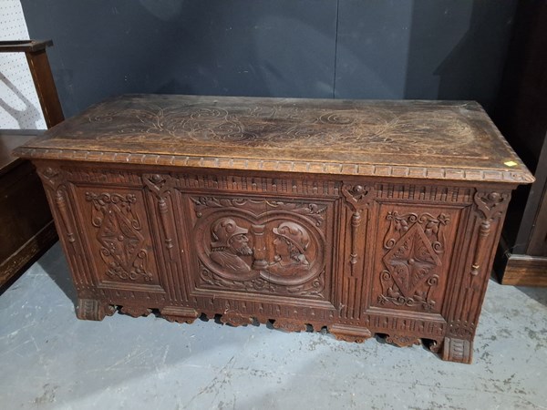 Lot 167 - COFFER