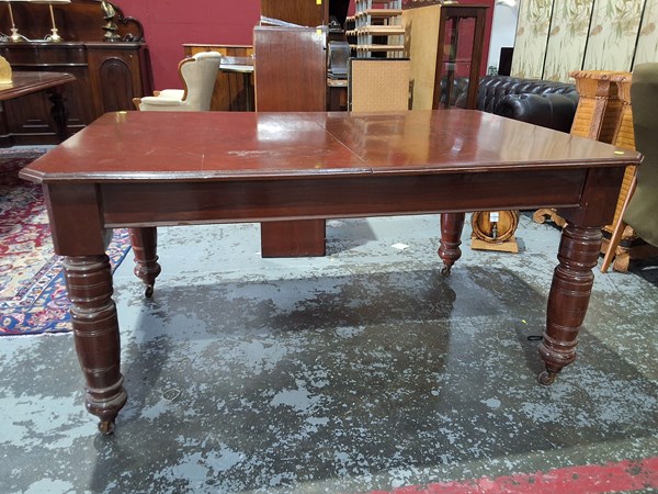 Lot 140 - DINING TABLE