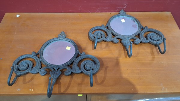 Lot 161 - WALL HOOKS