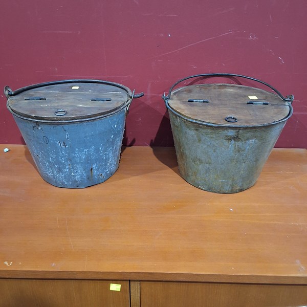 Lot 122 - BUCKETS