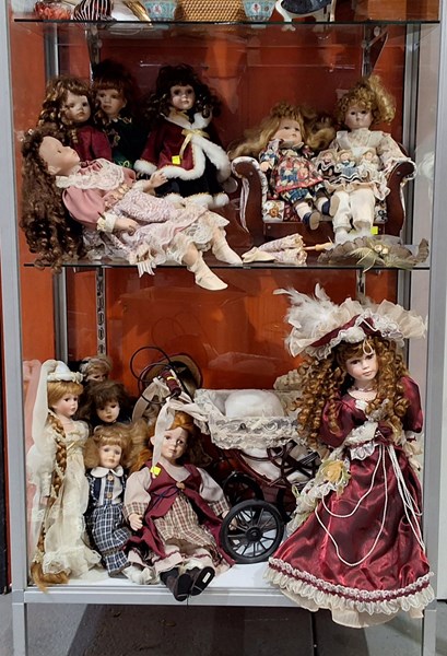 Lot 1515 - A COLLECTION OF DOLLS