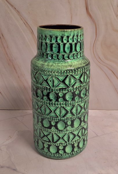 Lot 1185 - MID CENTURY VASE