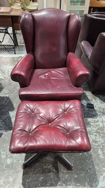 Lot 240 - ARMCHAIR