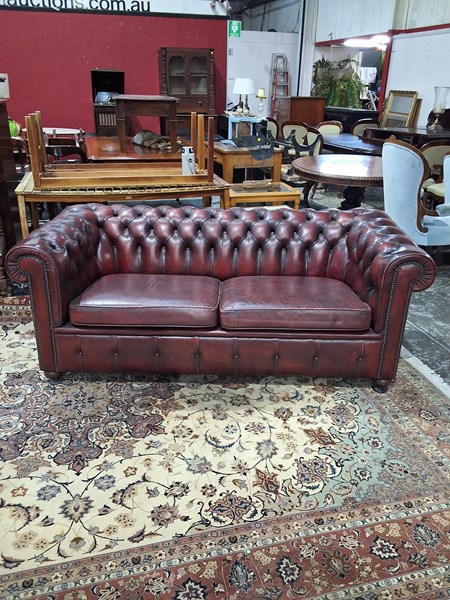 Lot 191 - CHESTERFIELD LOUNGE