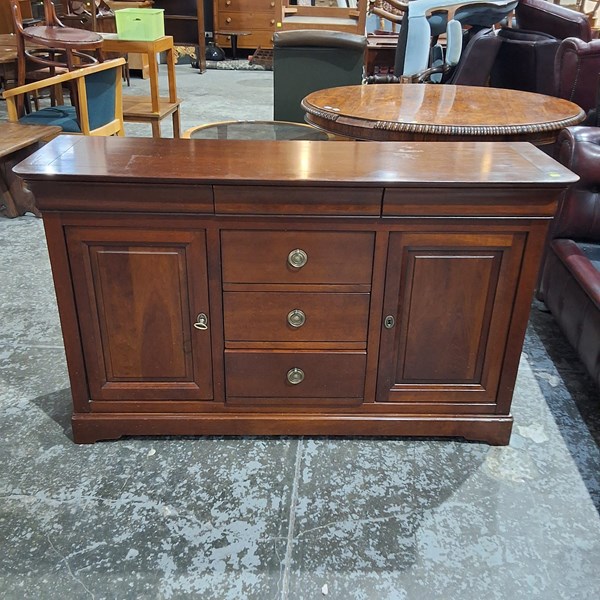 Lot 205 - SIDEBOARD