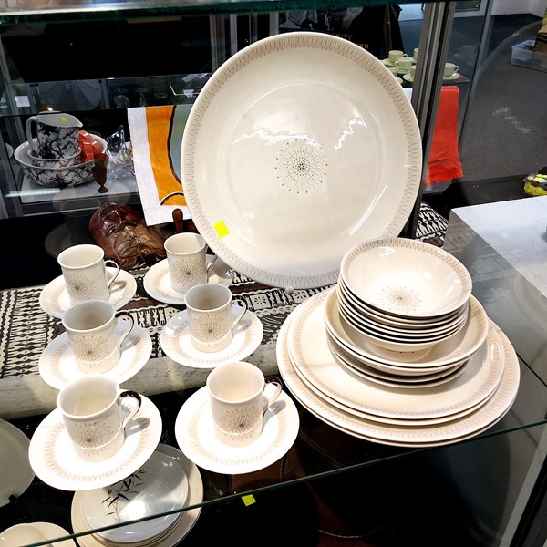 Lot 1441 - PART DINNER SERVICE